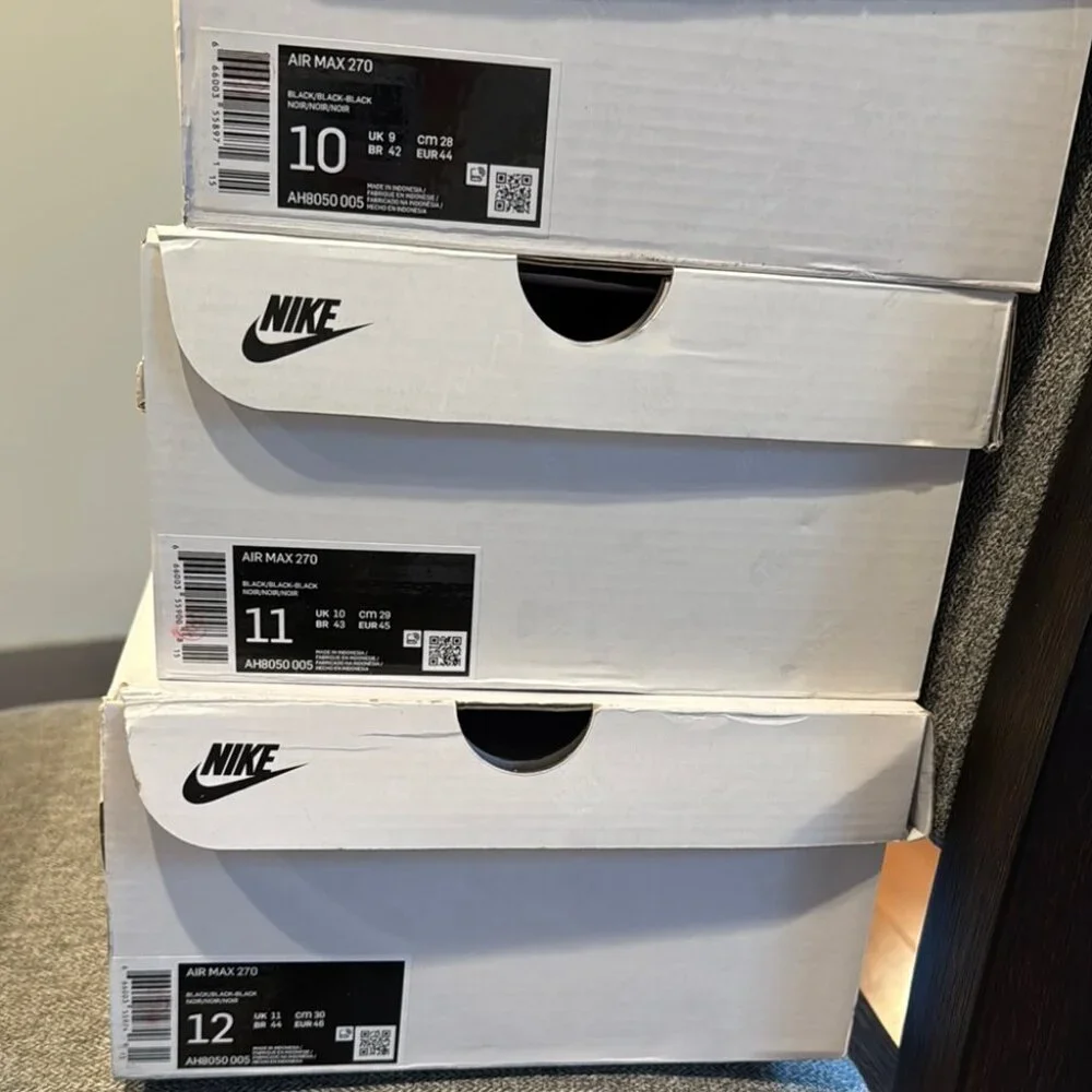 Nike Black Air Max 270 Sneakers - Picture 6 of 6